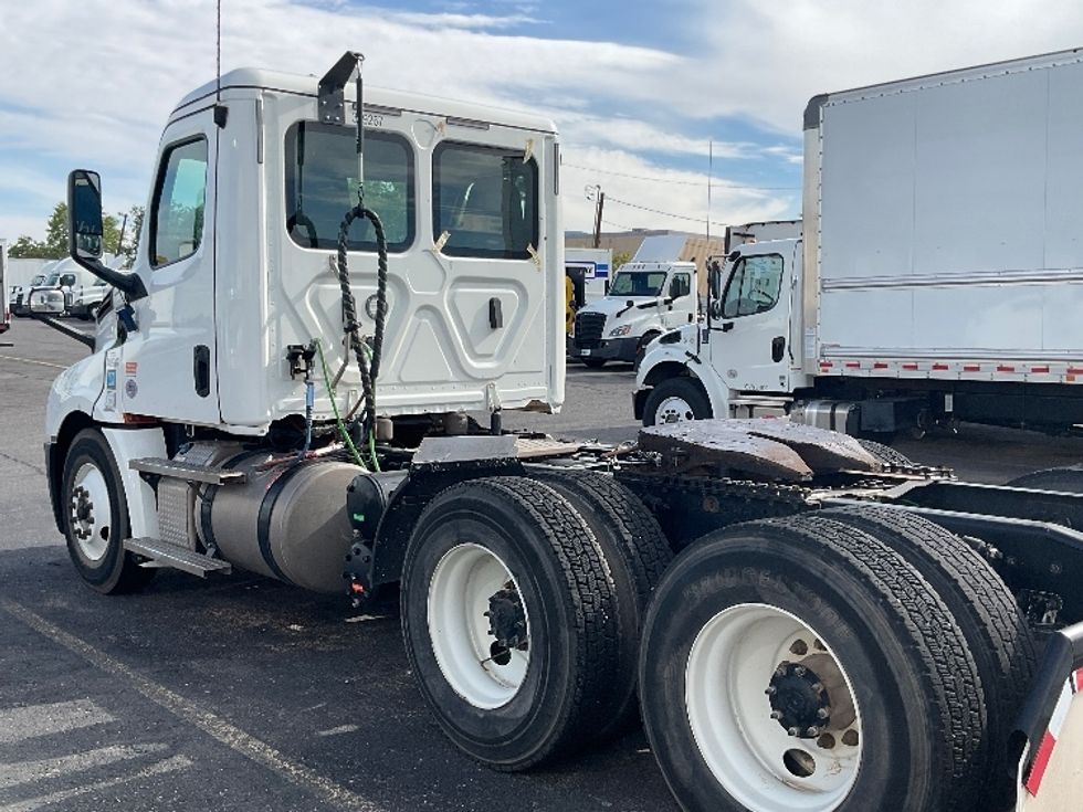 Day Cab Tractor-Heavy Duty Tractors-Freightliner-2020-T12664ST-El Paso-TX-107,132\n\t\tmiles-$ 66,750 - Image 5