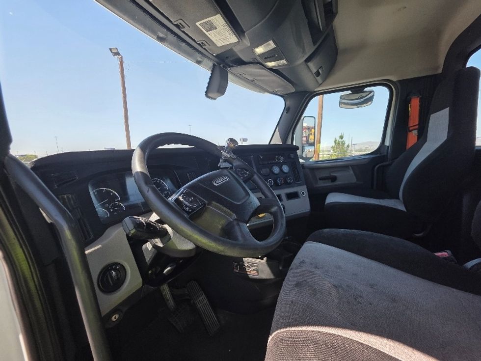 Day Cab Tractor-Heavy Duty Tractors-Freightliner-2020-T12664ST-El Paso-TX-214,586\n\t\tmiles-$ 59,250 - Image 10