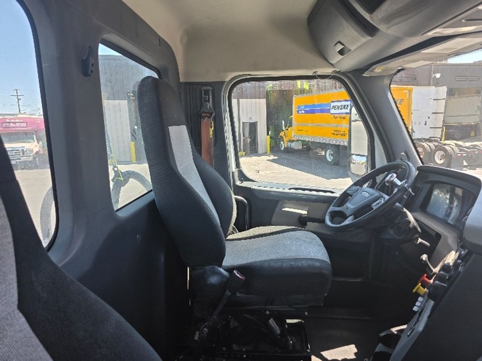 Day Cab Tractor-Heavy Duty Tractors-Freightliner-2020-T12664ST-El Paso-TX-214,586\n\t\tmiles-$ 59,250 - Image 14