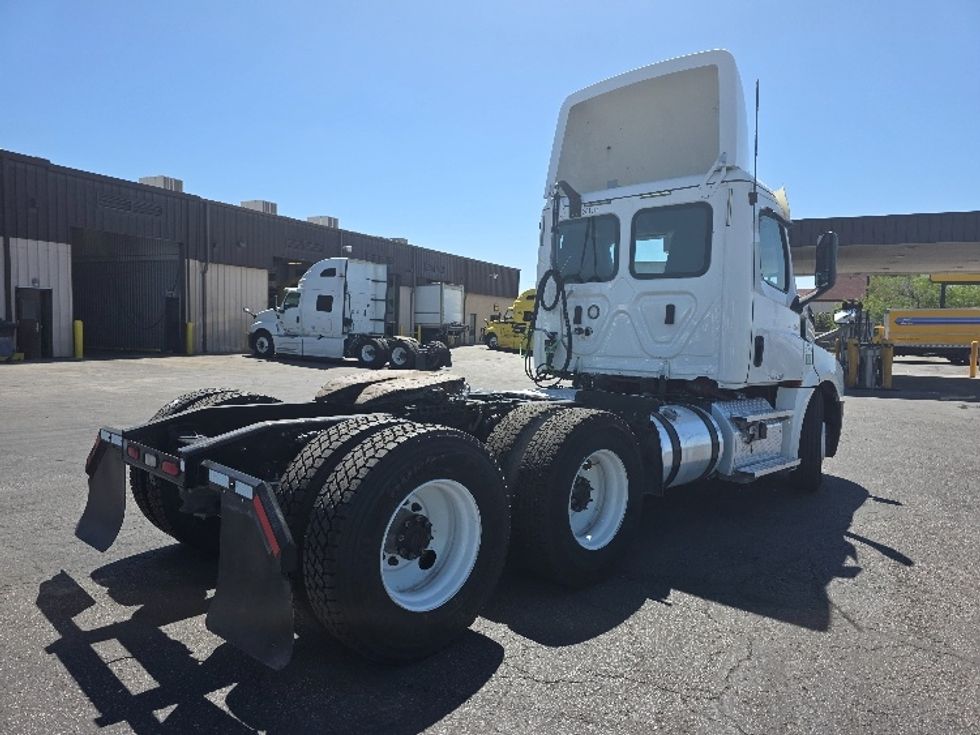 Day Cab Tractor-Heavy Duty Tractors-Freightliner-2020-T12664ST-El Paso-TX-214,586\n\t\tmiles-$ 59,250 - Image 7