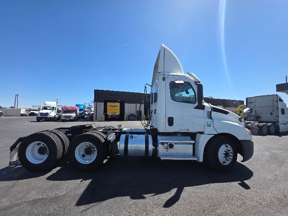 Day Cab Tractor-Heavy Duty Tractors-Freightliner-2020-T12664ST-El Paso-TX-214,586\n\t\tmiles-$ 59,250 - Image 8