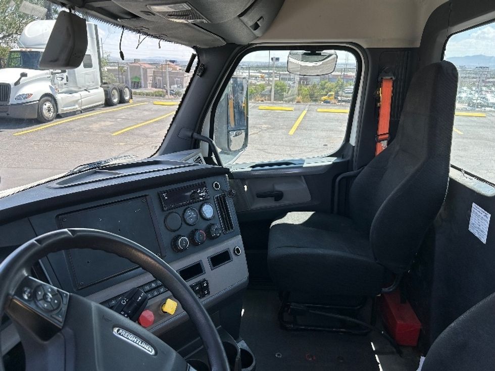 Day Cab Tractor-Heavy Duty Tractors-Freightliner-2020-T12664ST-El Paso-TX-231,448\n\t\tmiles-$ 61,250 - Image 10