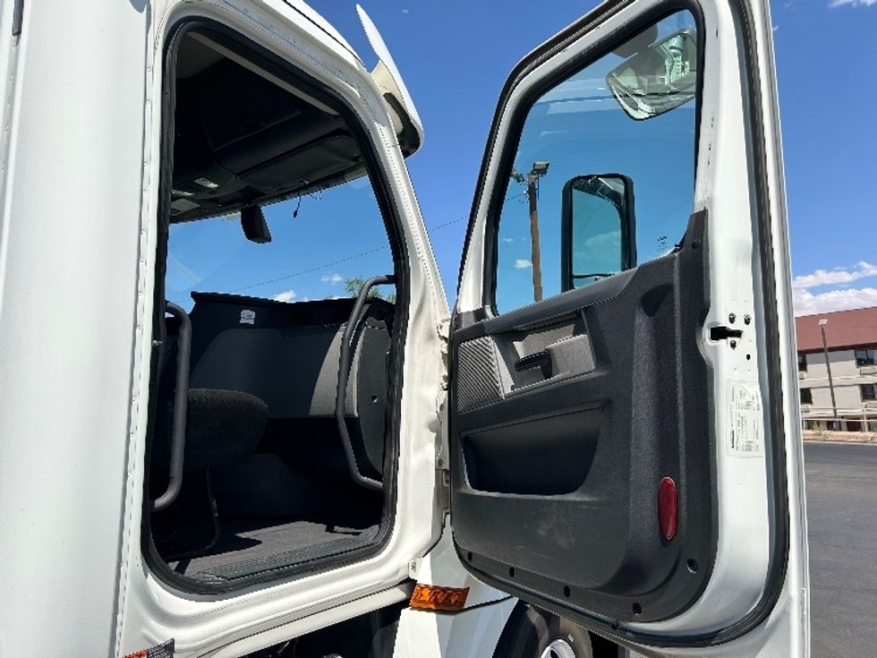 Day Cab Tractor-Heavy Duty Tractors-Freightliner-2020-T12664ST-El Paso-TX-231,448\n\t\tmiles-$ 61,250 - Image 12