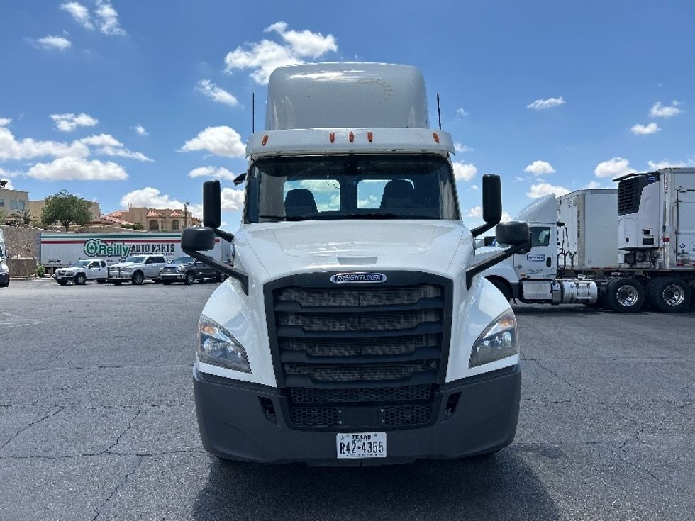 Day Cab Tractor-Heavy Duty Tractors-Freightliner-2020-T12664ST-El Paso-TX-231,448\n\t\tmiles-$ 61,250 - Image 2