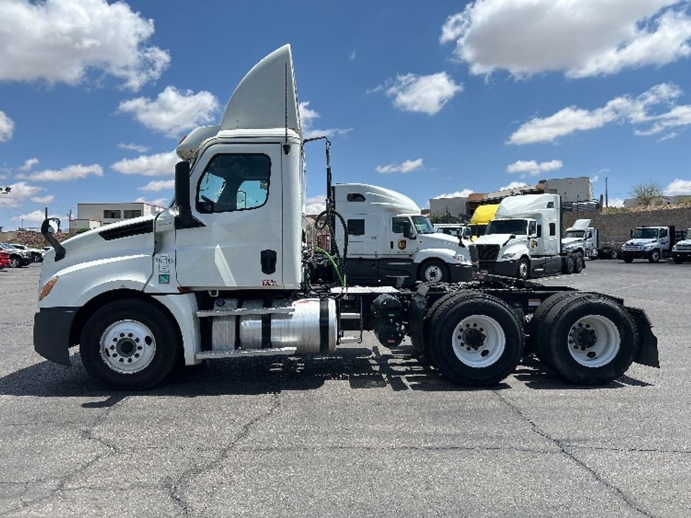 Day Cab Tractor-Heavy Duty Tractors-Freightliner-2020-T12664ST-El Paso-TX-231,448\n\t\tmiles-$ 61,250 - Image 4