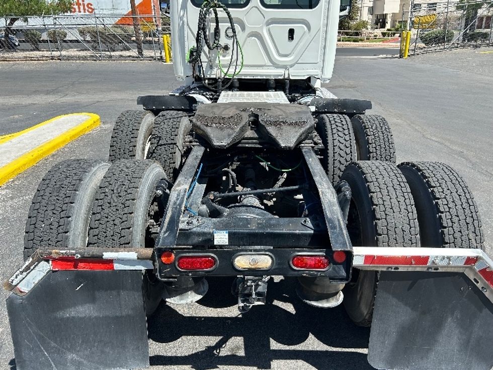 Day Cab Tractor-Heavy Duty Tractors-Freightliner-2020-T12664ST-El Paso-TX-235,023\n\t\tmiles-$ 61,000 - Image 6
