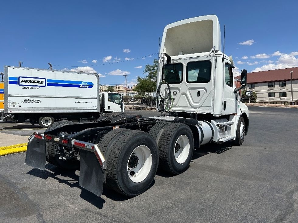 Day Cab Tractor-Heavy Duty Tractors-Freightliner-2020-T12664ST-El Paso-TX-235,023\n\t\tmiles-$ 61,000 - Image 7