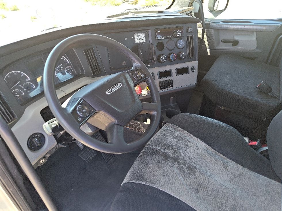 Day Cab Tractor-Heavy Duty Tractors-Freightliner-2020-T12664ST-El Paso-TX-532,666\n\t\tmiles-$ 39,250 - Image 10