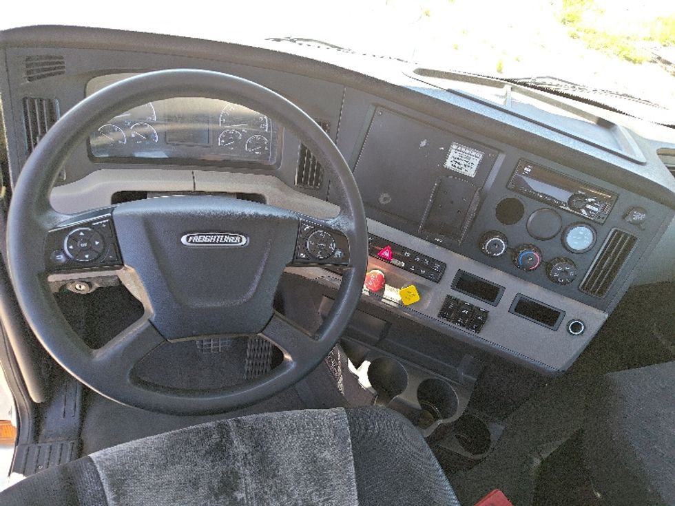Day Cab Tractor-Heavy Duty Tractors-Freightliner-2020-T12664ST-El Paso-TX-532,666\n\t\tmiles-$ 39,250 - Image 11