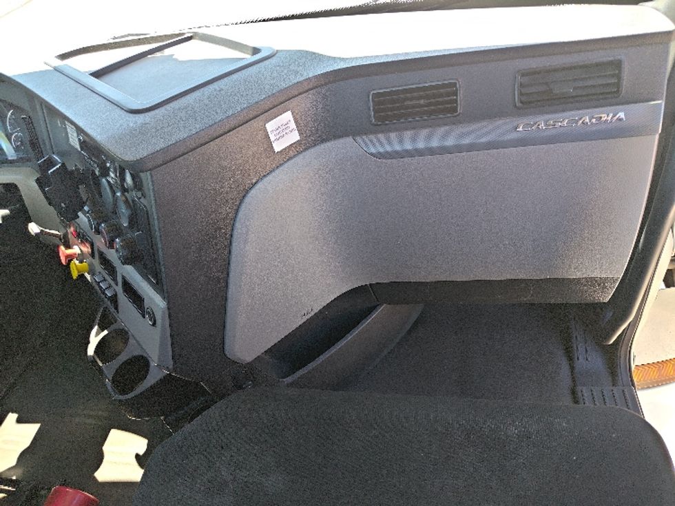 Day Cab Tractor-Heavy Duty Tractors-Freightliner-2020-T12664ST-El Paso-TX-532,666\n\t\tmiles-$ 39,250 - Image 13