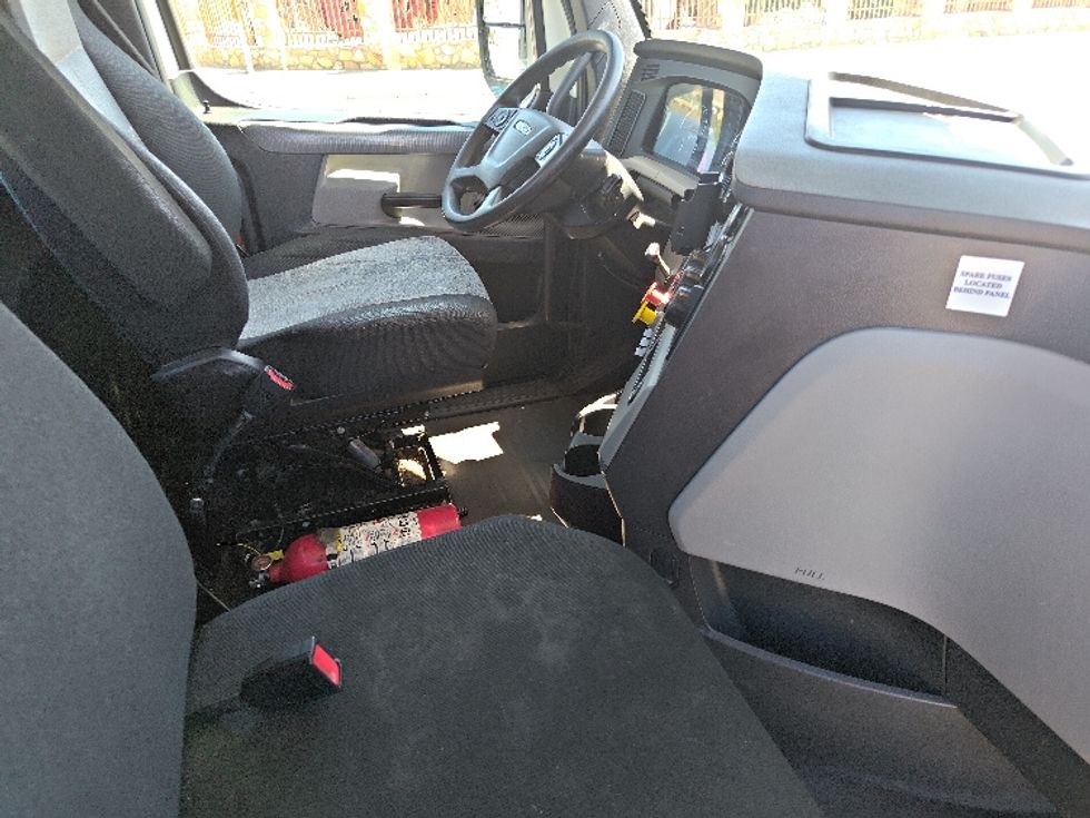 Day Cab Tractor-Heavy Duty Tractors-Freightliner-2020-T12664ST-El Paso-TX-532,666\n\t\tmiles-$ 39,250 - Image 14