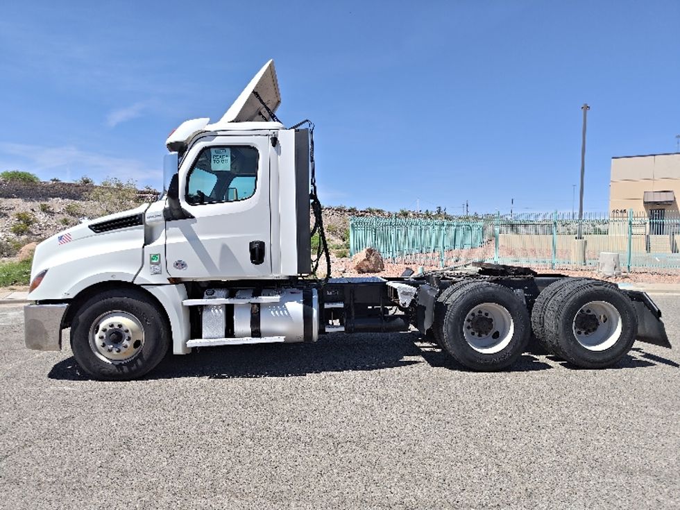 Day Cab Tractor-Heavy Duty Tractors-Freightliner-2020-T12664ST-El Paso-TX-532,666\n\t\tmiles-$ 39,250 - Image 4