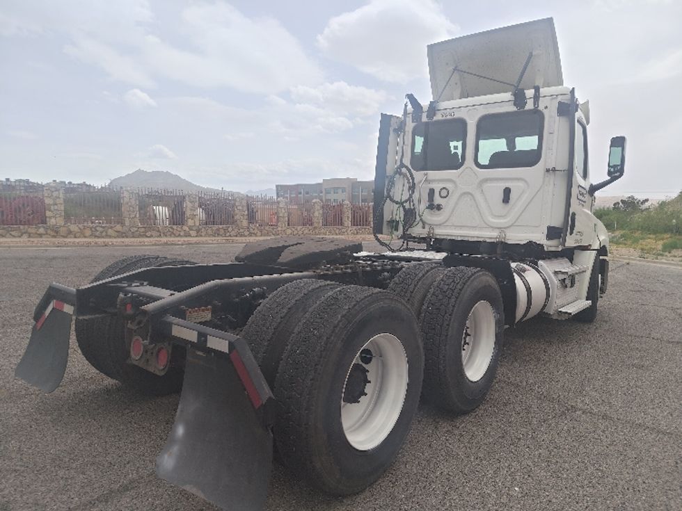 Day Cab Tractor-Heavy Duty Tractors-Freightliner-2020-T12664ST-El Paso-TX-532,666\n\t\tmiles-$ 39,250 - Image 7