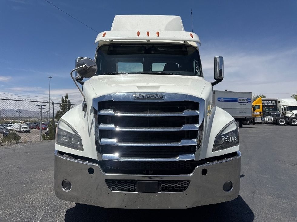 Day Cab Tractor-Heavy Duty Tractors-Freightliner-2020-T12664ST-El Paso-TX-598,397\n\t\tmiles-$ 35,000 - Image 2