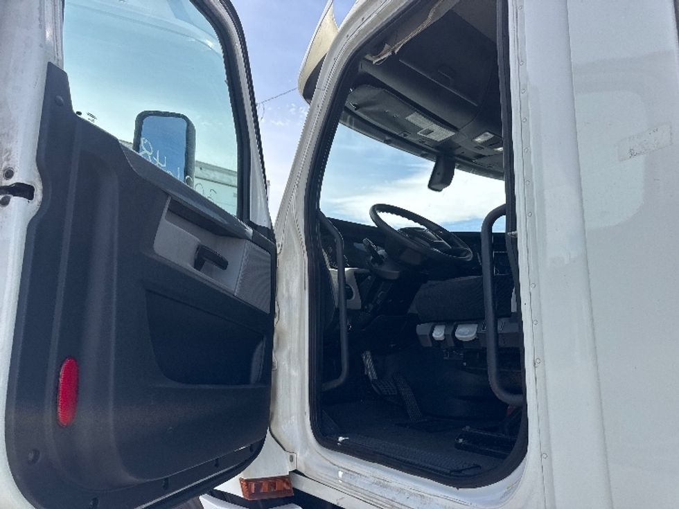 Day Cab Tractor-Heavy Duty Tractors-Freightliner-2020-T12664ST-El Paso-TX-598,397\n\t\tmiles-$ 35,000 - Image 9