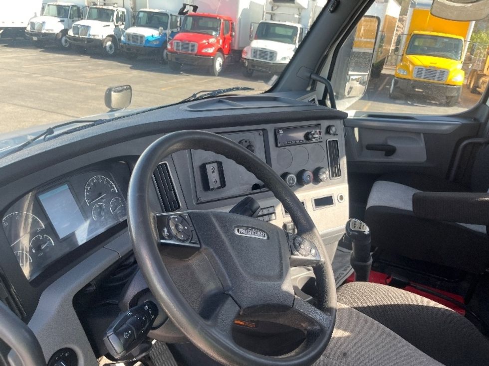 Day Cab Tractor-Heavy Duty Tractors-Freightliner-2020-T12664ST-El Paso-TX-99,671\n\t\tmiles-$ 67,250 - Image 10