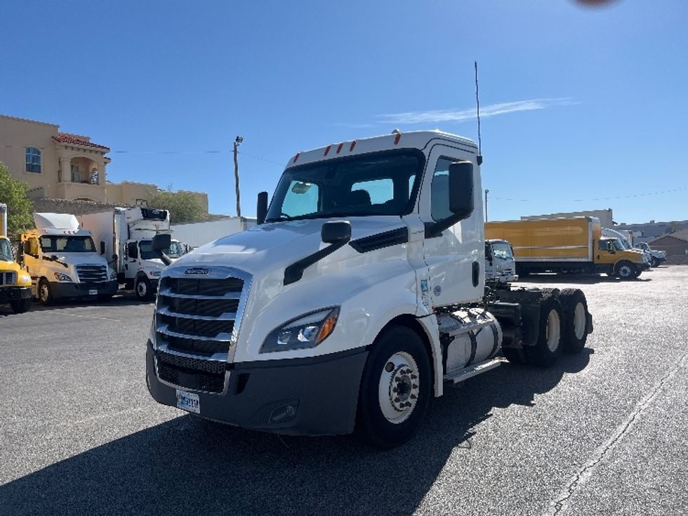 Day Cab Tractor-Heavy Duty Tractors-Freightliner-2020-T12664ST-El Paso-TX-99,671\n\t\tmiles-$ 67,250 - Image 3