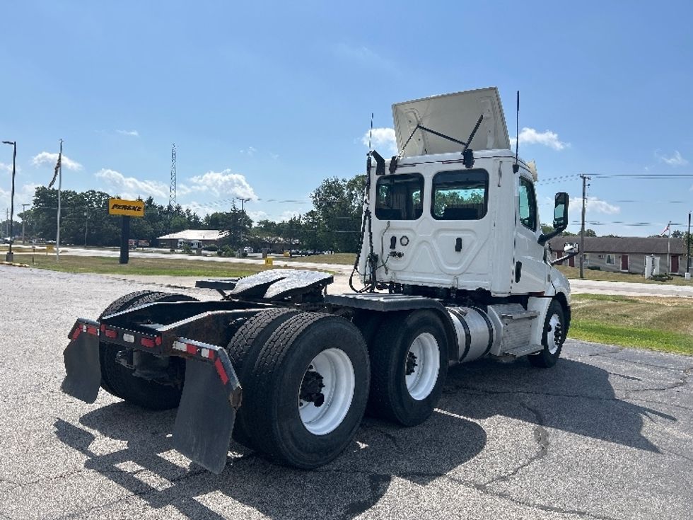 Day Cab Tractor-Heavy Duty Tractors-Freightliner-2020-T12664ST-Elkhart-IN-131,355\n\t\tmiles-$ 59,500 - Image 7