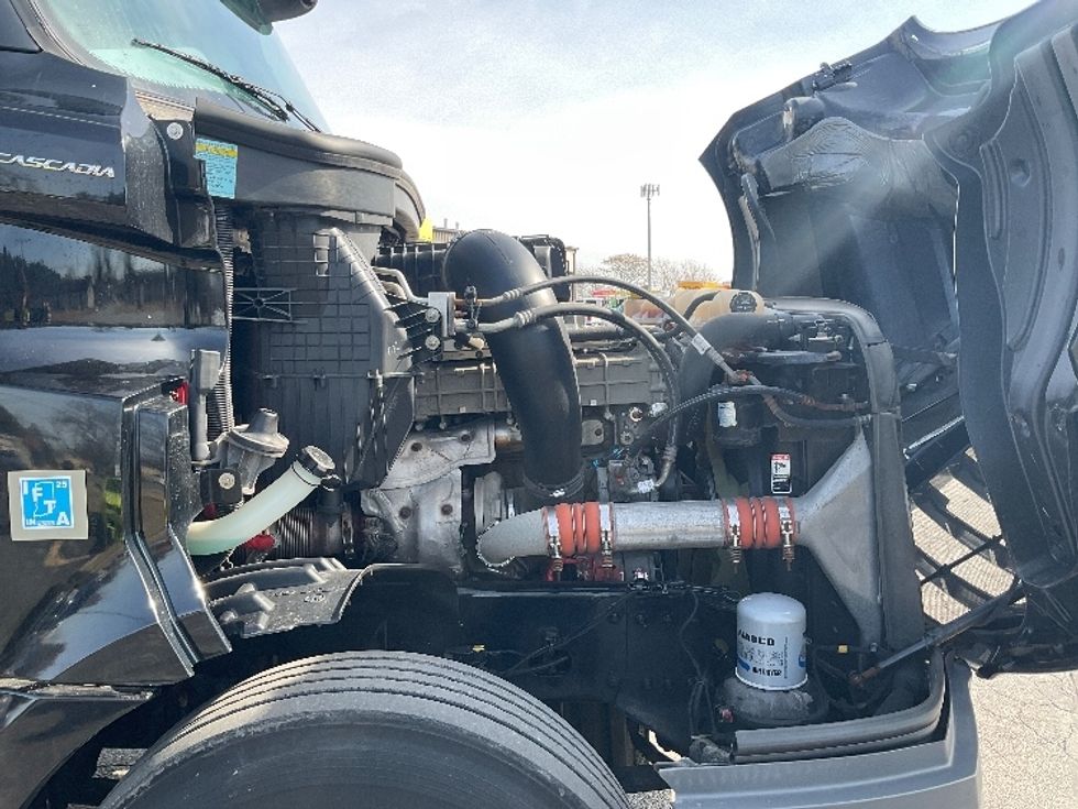 Day Cab Tractor-Heavy Duty Tractors-Freightliner-2020-T12664ST-Elkhart-IN-309,256\n\t\tmiles-$ 58,250 - Image 15