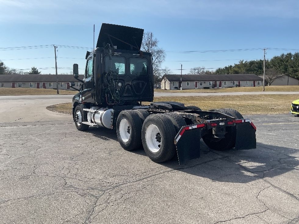 Day Cab Tractor-Heavy Duty Tractors-Freightliner-2020-T12664ST-Elkhart-IN-309,256\n\t\tmiles-$ 58,250 - Image 5