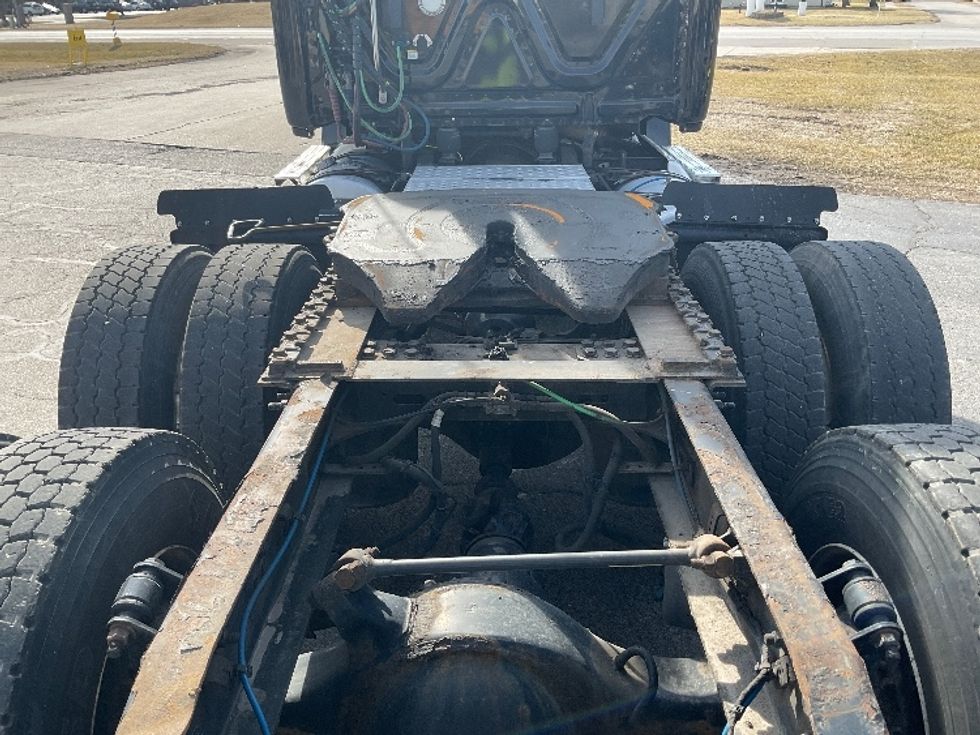 Day Cab Tractor-Heavy Duty Tractors-Freightliner-2020-T12664ST-Elkhart-IN-309,256\n\t\tmiles-$ 58,250 - Image 6