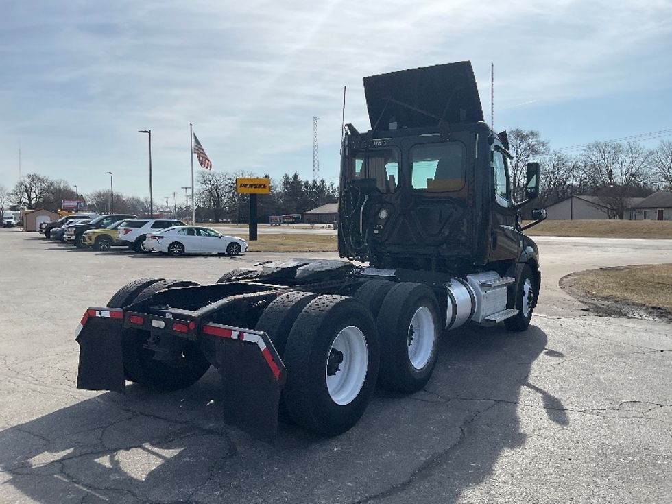 Day Cab Tractor-Heavy Duty Tractors-Freightliner-2020-T12664ST-Elkhart-IN-309,256\n\t\tmiles-$ 58,250 - Image 7
