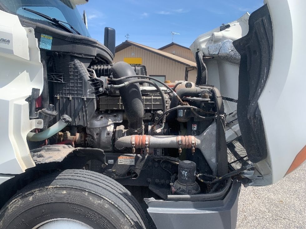 Day Cab Tractor-Heavy Duty Tractors-Freightliner-2020-T12664ST-Elkhart-IN-442,445\n\t\tmiles-$ 44,500 - Image 15