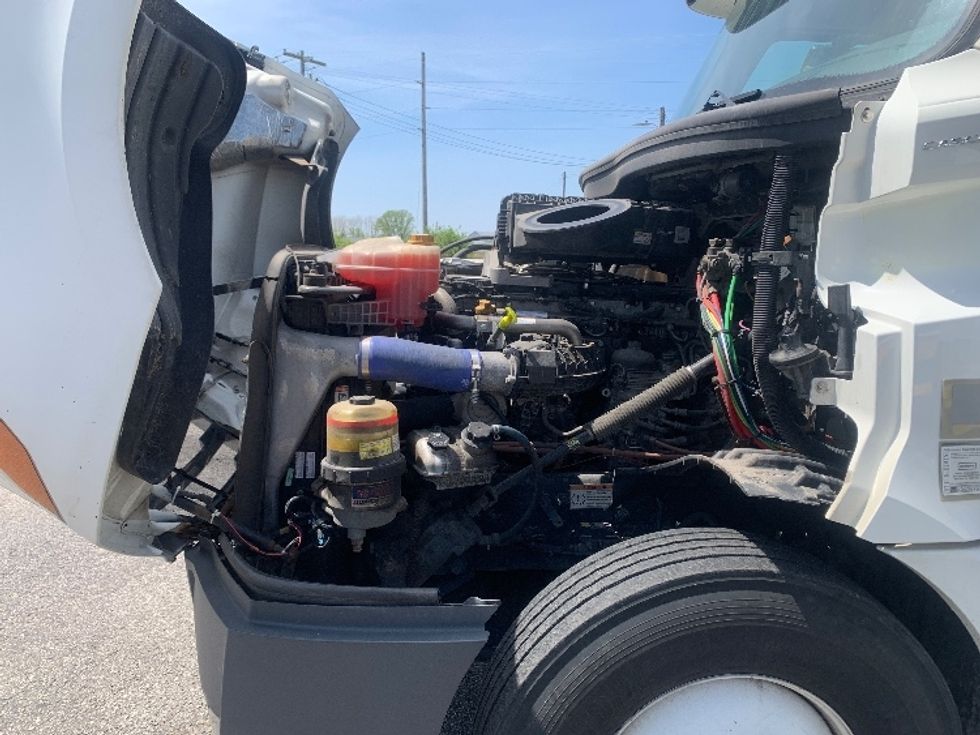 Day Cab Tractor-Heavy Duty Tractors-Freightliner-2020-T12664ST-Elkhart-IN-442,445\n\t\tmiles-$ 44,500 - Image 16