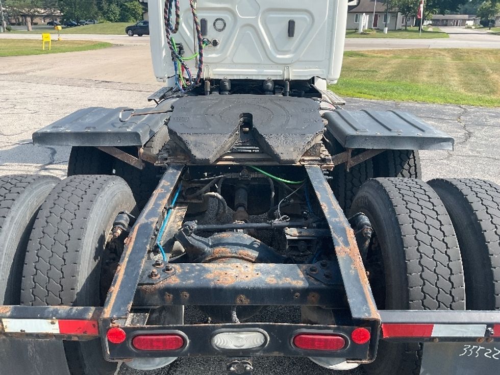 Day Cab Tractor-Heavy Duty Tractors-Freightliner-2020-T12664ST-Elkhart-IN-88,472\n\t\tmiles-$ 64,500 - Image 6
