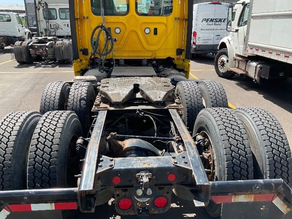 Day Cab Tractor-Heavy Duty Tractors-Freightliner-2020-T12664ST-Elmira-NY-331,461\n\t\tmiles-$ 51,000 - Image 6