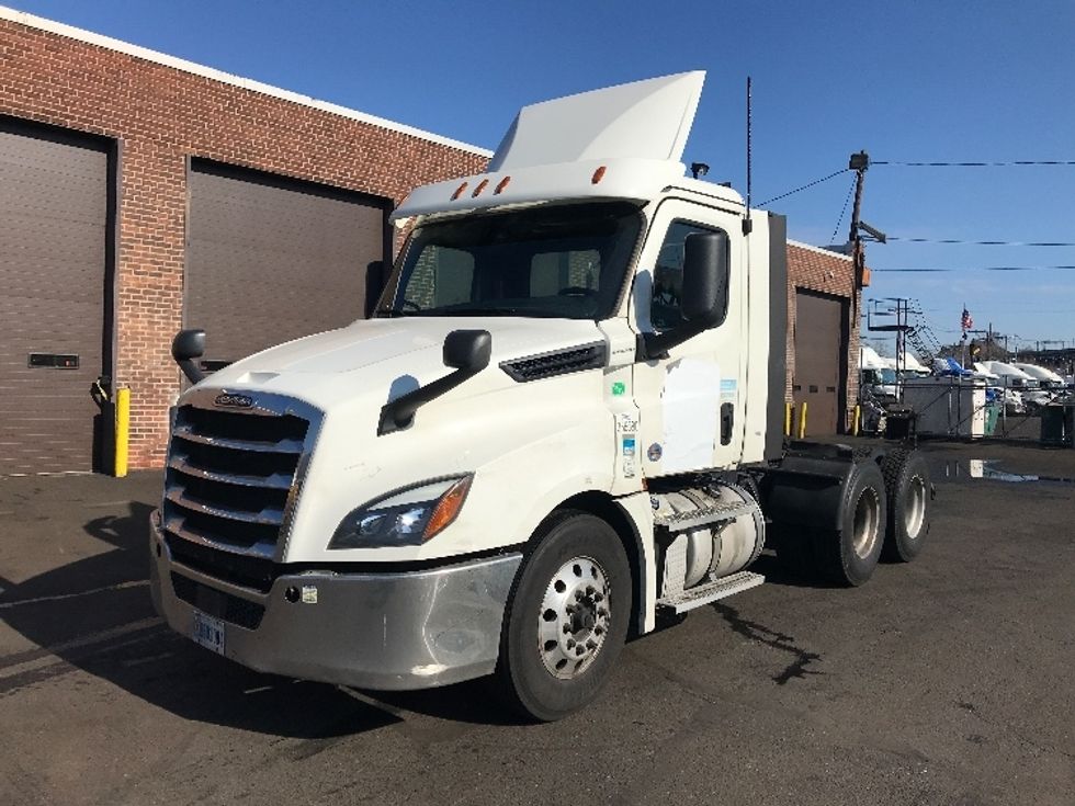 Day Cab Tractor-Heavy Duty Tractors-Freightliner-2020-T12664ST-Elmsford-NY-328,068\n\t\tmiles-$ 67,750 - Image 2