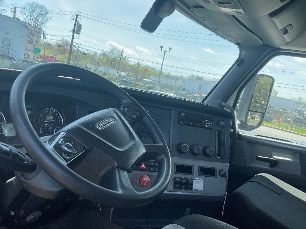 Day Cab Tractor-Heavy Duty Tractors-Freightliner-2020-T12664ST-Elmsford-NY-461,899\n\t\tmiles-$ 46,500 - Image 10