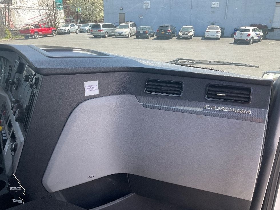 Day Cab Tractor-Heavy Duty Tractors-Freightliner-2020-T12664ST-Elmsford-NY-461,899\n\t\tmiles-$ 46,500 - Image 13