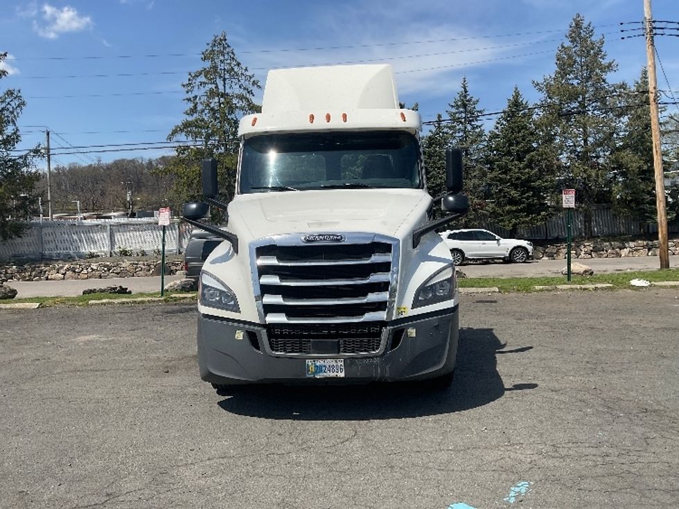 Day Cab Tractor-Heavy Duty Tractors-Freightliner-2020-T12664ST-Elmsford-NY-461,899\n\t\tmiles-$ 46,500 - Image 2