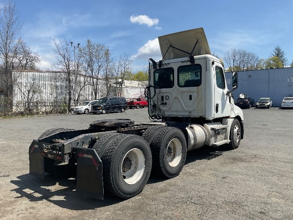 Day Cab Tractor-Heavy Duty Tractors-Freightliner-2020-T12664ST-Elmsford-NY-461,899\n\t\tmiles-$ 46,500 - Image 7