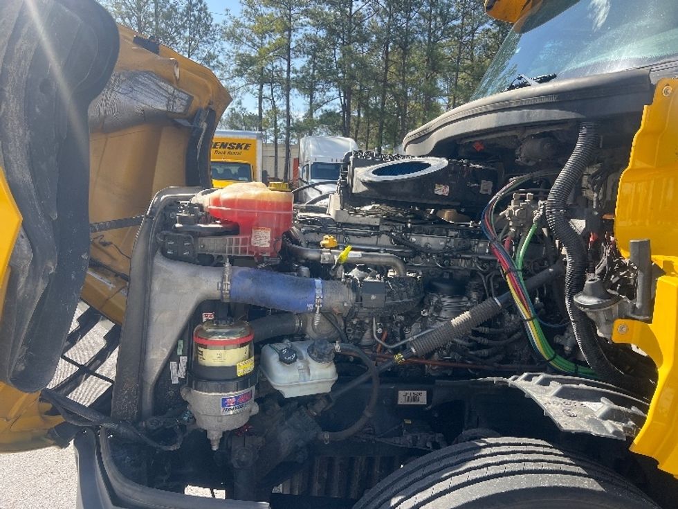 Day Cab Tractor-Heavy Duty Tractors-Freightliner-2020-T12664ST-Erie-PA-210,870\n\t\tmiles-$ 61,750 - Image 16