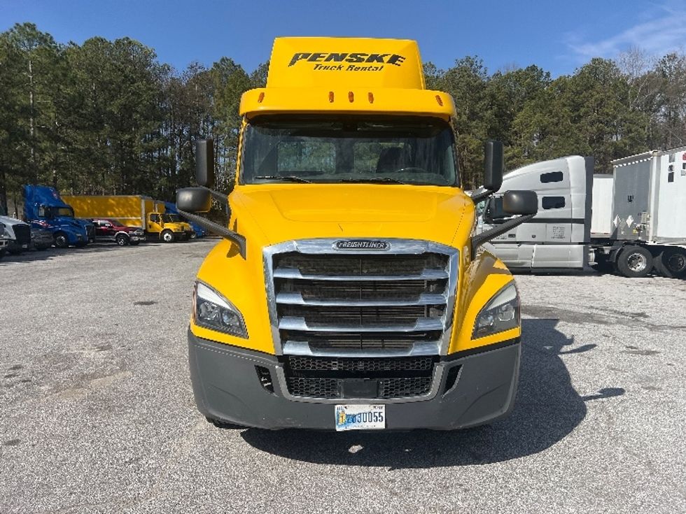 Day Cab Tractor-Heavy Duty Tractors-Freightliner-2020-T12664ST-Erie-PA-210,870\n\t\tmiles-$ 61,750 - Image 2