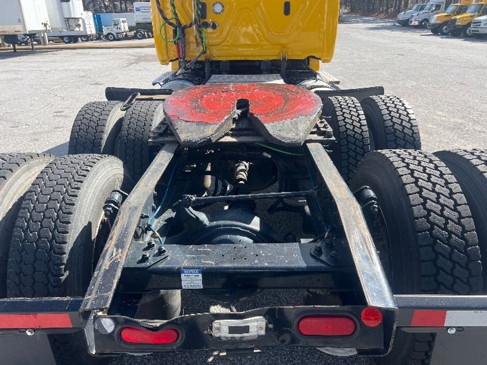 Day Cab Tractor-Heavy Duty Tractors-Freightliner-2020-T12664ST-Erie-PA-210,870\n\t\tmiles-$ 61,750 - Image 6