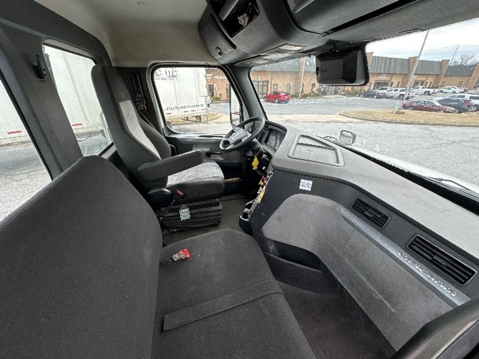 Day Cab Tractor-Heavy Duty Tractors-Freightliner-2020-T12664ST-Essex-MD-213,277\n\t\tmiles-$ 64,250 - Image 14