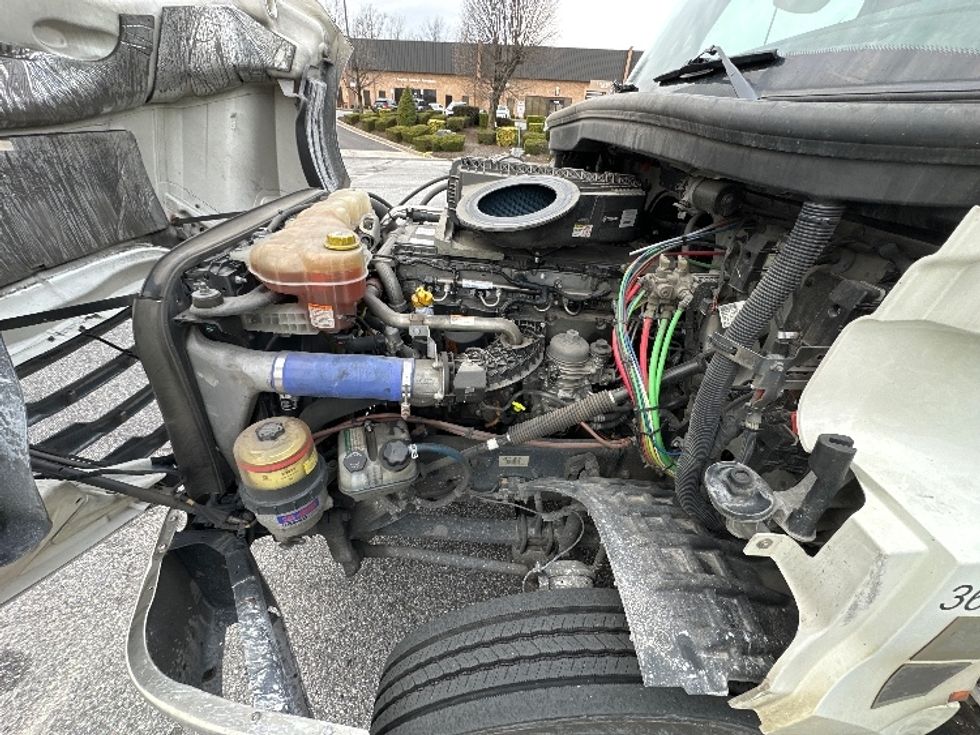 Day Cab Tractor-Heavy Duty Tractors-Freightliner-2020-T12664ST-Essex-MD-213,277\n\t\tmiles-$ 64,250 - Image 16