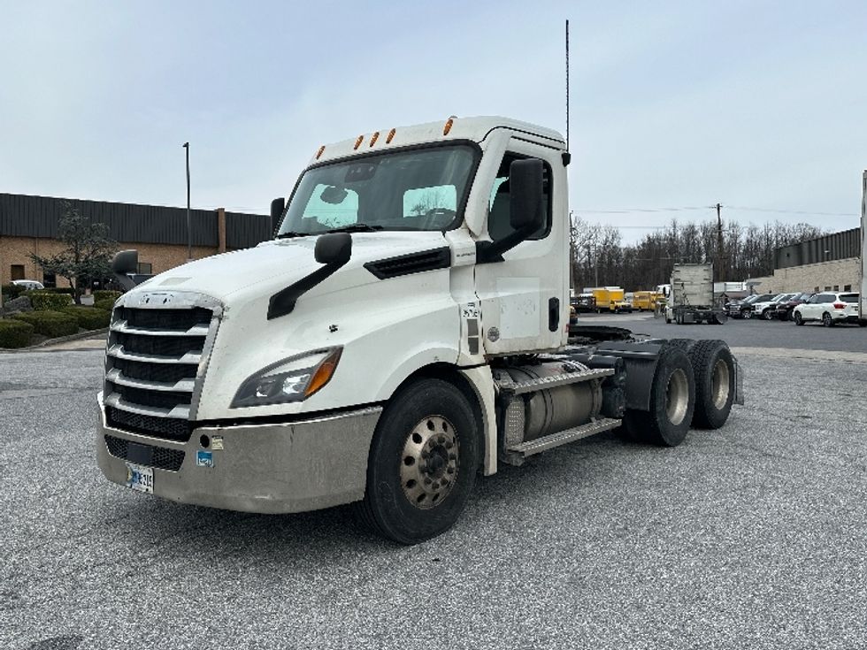 Day Cab Tractor-Heavy Duty Tractors-Freightliner-2020-T12664ST-Essex-MD-213,277\n\t\tmiles-$ 64,250 - Image 3