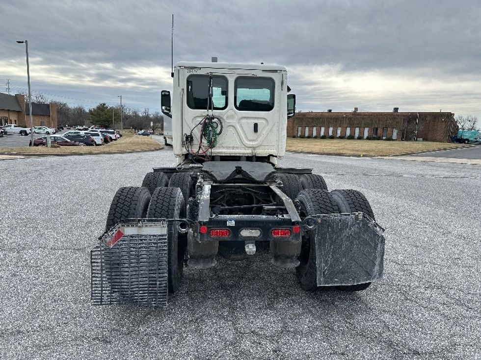 Day Cab Tractor-Heavy Duty Tractors-Freightliner-2020-T12664ST-Essex-MD-213,277\n\t\tmiles-$ 64,250 - Image 6
