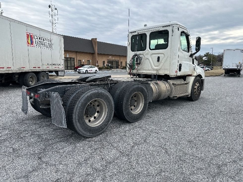 Day Cab Tractor-Heavy Duty Tractors-Freightliner-2020-T12664ST-Essex-MD-213,277\n\t\tmiles-$ 64,250 - Image 7