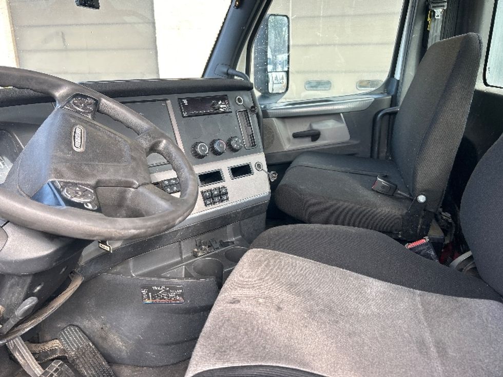 Day Cab Tractor-Heavy Duty Tractors-Freightliner-2020-T12664ST-Essex-MD-227,360\n\t\tmiles-$ 55,000 - Image 10