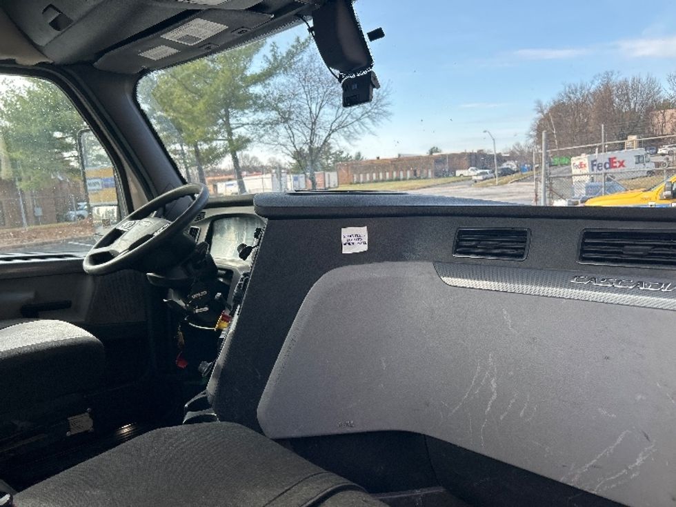 Day Cab Tractor-Heavy Duty Tractors-Freightliner-2020-T12664ST-Essex-MD-227,360\n\t\tmiles-$ 55,000 - Image 13