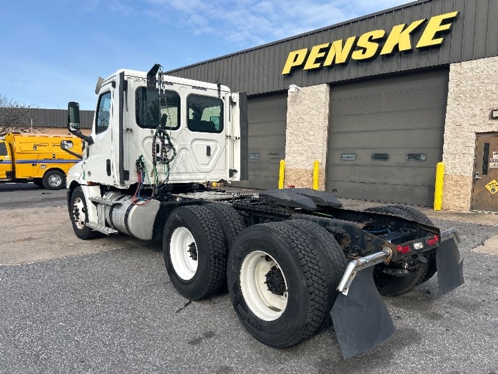 Day Cab Tractor-Heavy Duty Tractors-Freightliner-2020-T12664ST-Essex-MD-227,360\n\t\tmiles-$ 55,000 - Image 5