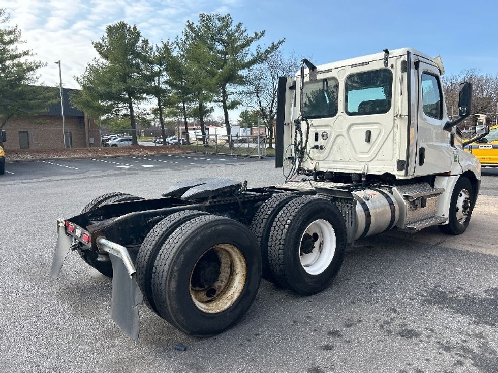 Day Cab Tractor-Heavy Duty Tractors-Freightliner-2020-T12664ST-Essex-MD-227,360\n\t\tmiles-$ 55,000 - Image 7