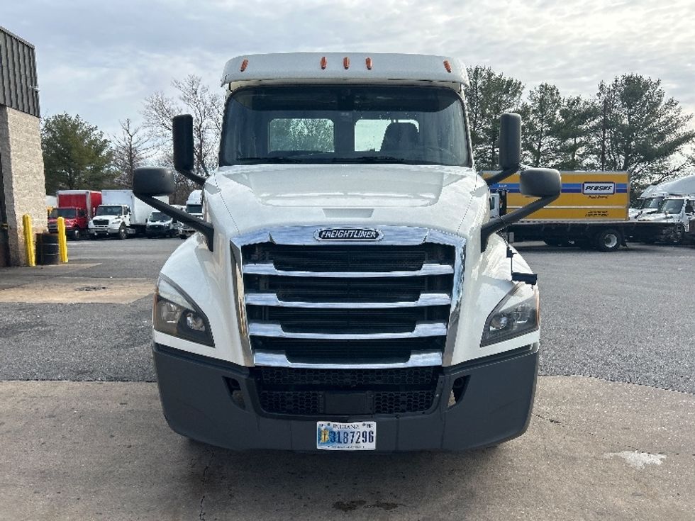 Day Cab Tractor-Heavy Duty Tractors-Freightliner-2020-T12664ST-Essex-MD-233,684\n\t\tmiles-$ 55,000 - Image 2