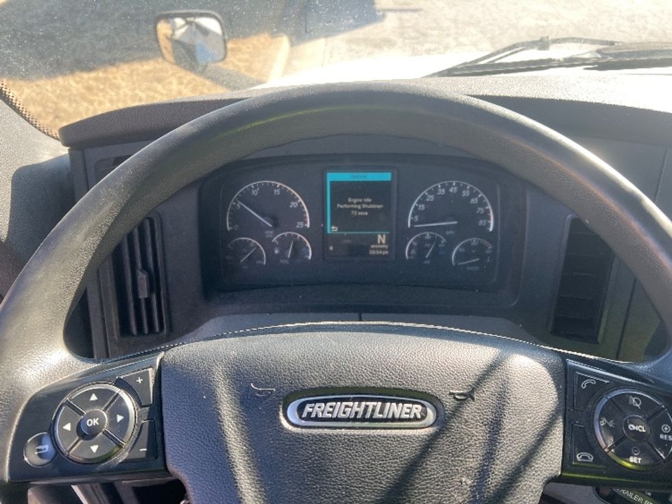 Day Cab Tractor-Heavy Duty Tractors-Freightliner-2020-T12664ST-Essex-MD-318,377\n\t\tmiles-$ 59,750 - Image 11
