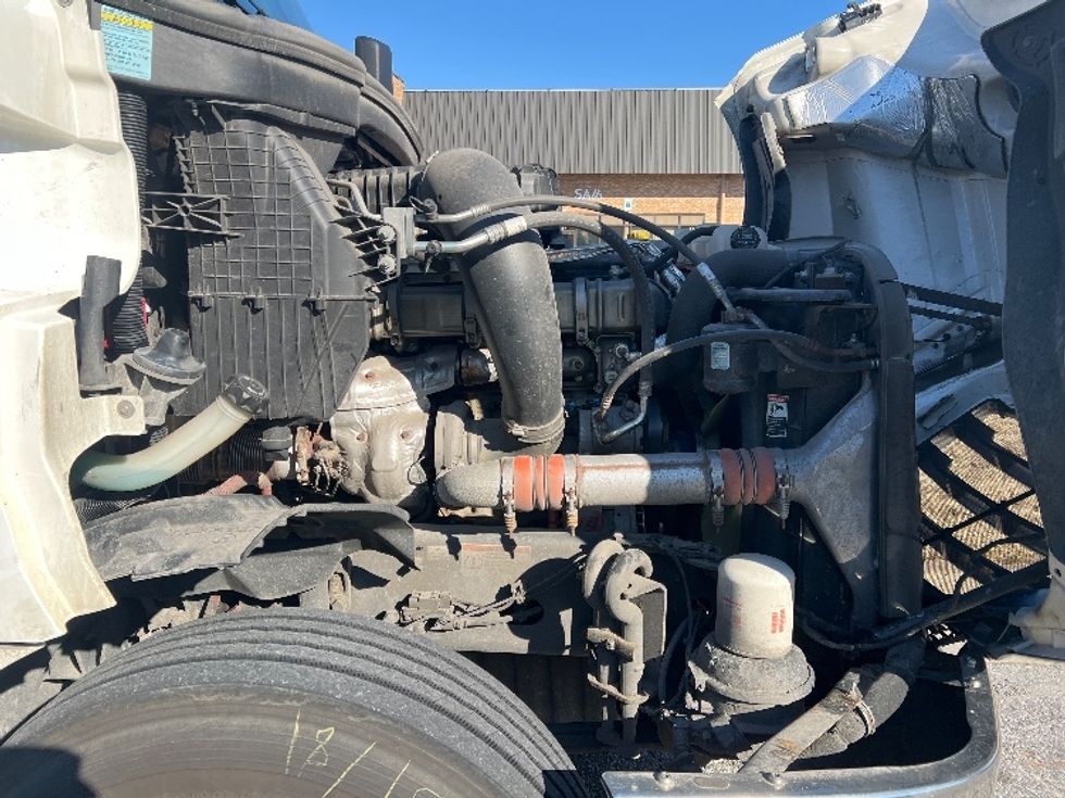 Day Cab Tractor-Heavy Duty Tractors-Freightliner-2020-T12664ST-Essex-MD-318,377\n\t\tmiles-$ 59,750 - Image 15